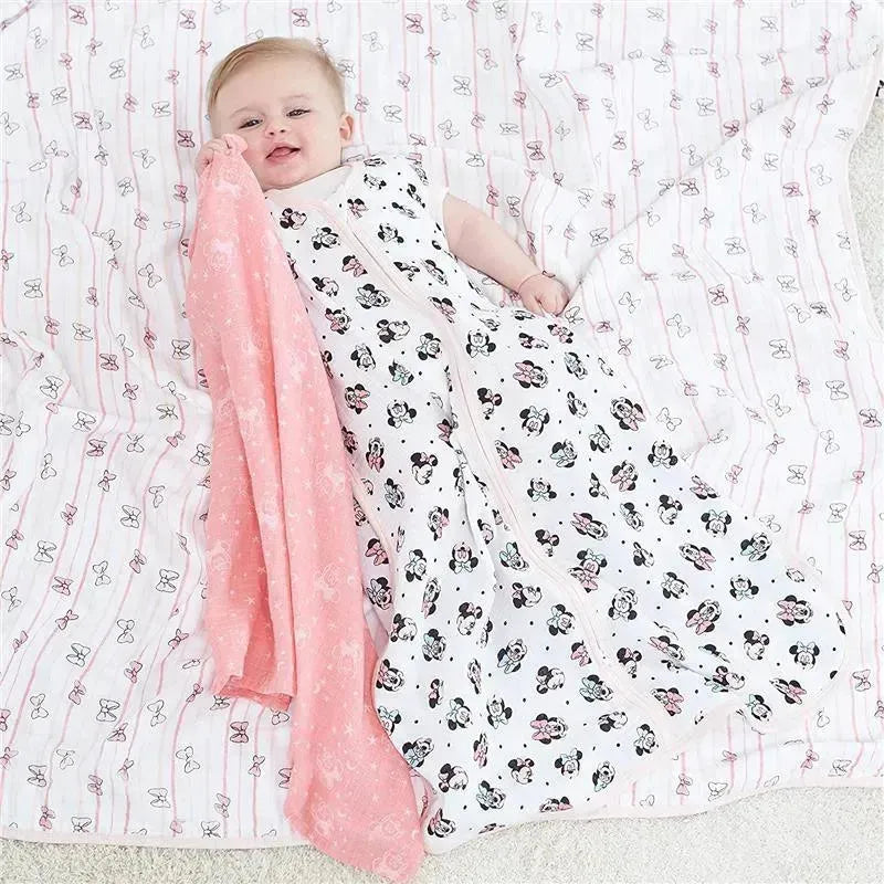 Aden + Anais Essentials Muslin Blanket Minnie Rainbows Image 3