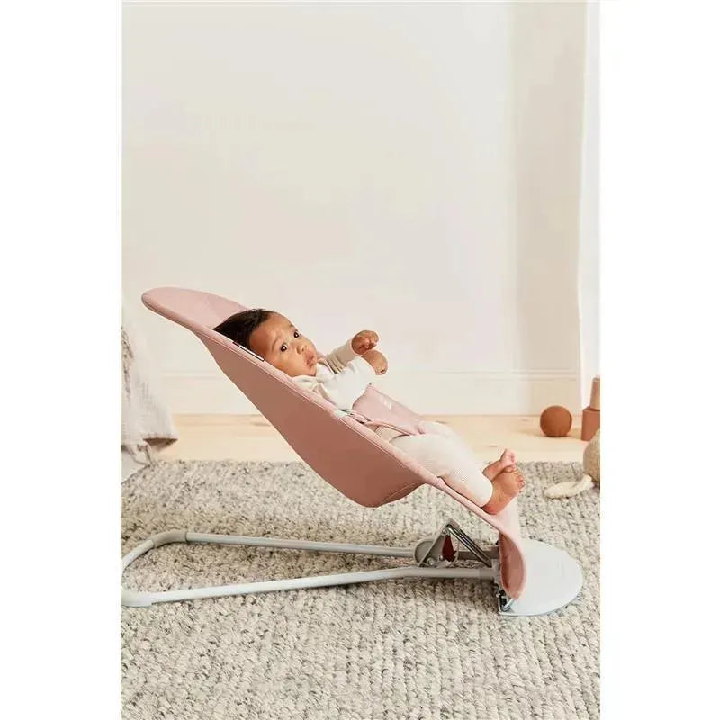 Babybjorn - Bouncer Bliss Cotton Petal Quilt, Dusty Pink Image 9