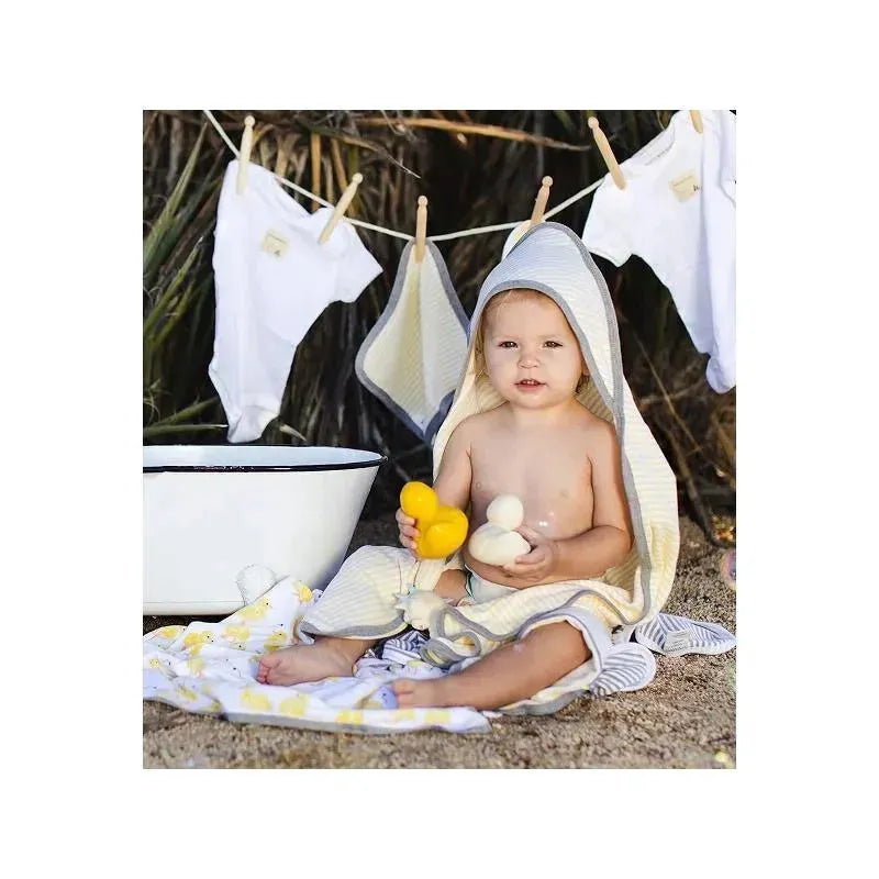 Burt's Bees Set Of 2 Little Ducks Hooded Towels Sunshine Hanger Image 3