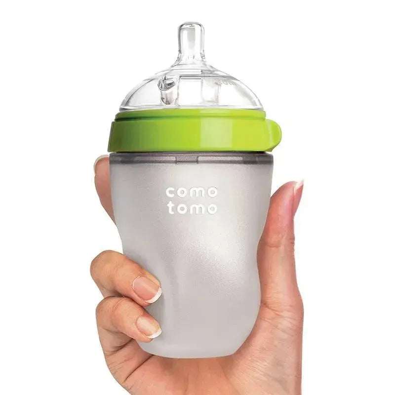 https://www.es.macrobaby.com/cdn/shop/files/comotomo-natural-feel-baby-bottle-single-pack-green-250ml-8-oz_image_5.jpg?v=1702682248