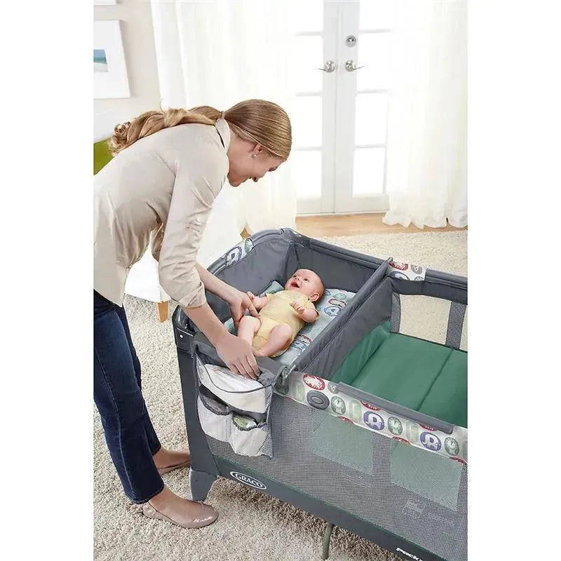 Graco - Pack 'N Play Playard Newborn Change 'N Carry, Manor Image 6