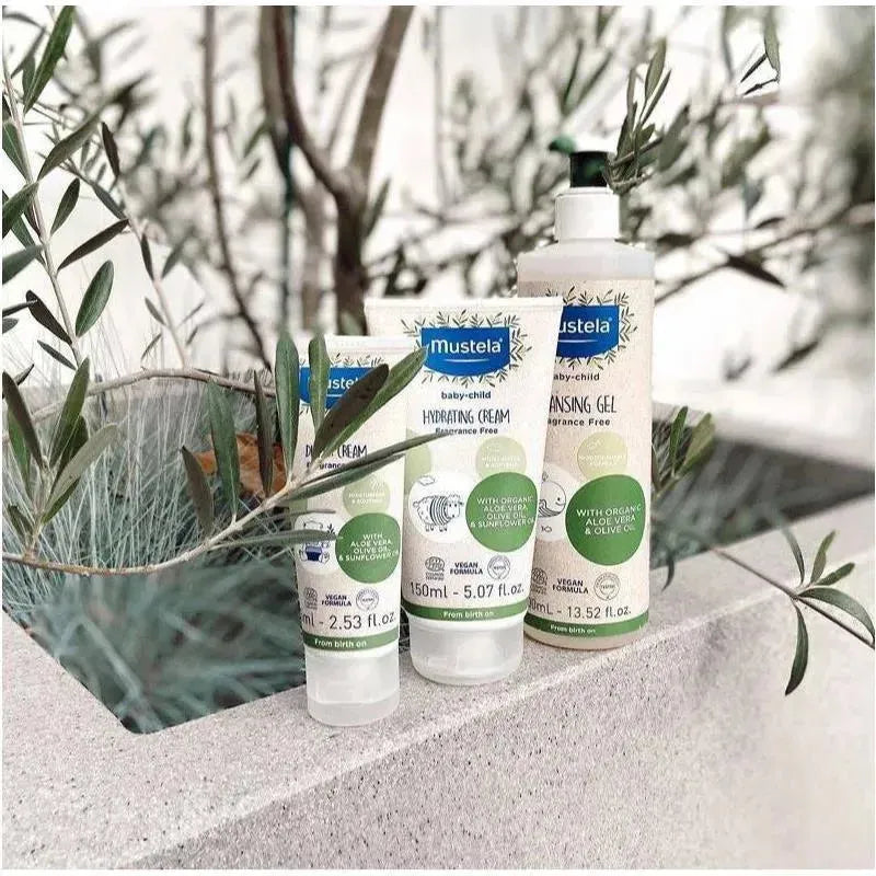 Mustela Organic Micellar Water With Olive Oil And Aloe Image 4