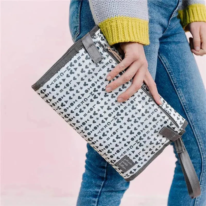 Petunia - Nimber Diaper Clutch + Changer In Love Mickey Mouse Image 5