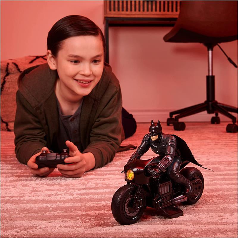 Spin Master Batman Batcycle Movie RC with Batman Rider Image 9